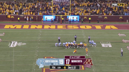 Minnesota Golden Gophers kicker Dragan Kesich misses 47-year field goal